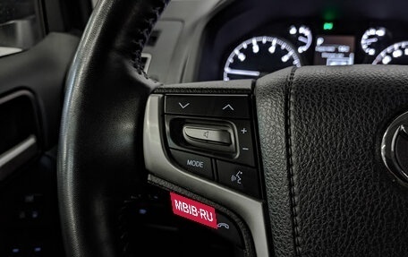 Toyota Land Cruiser Prado 150 рестайлинг 2, 2021 год, 7 350 000 рублей, 26 фотография