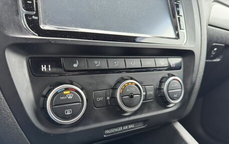 Volkswagen Jetta VI, 2012 год, 899 000 рублей, 12 фотография