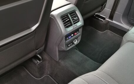 Volkswagen Tiguan II, 2018 год, 2 200 000 рублей, 6 фотография