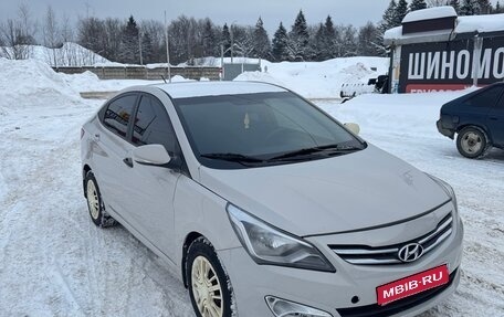 Hyundai Solaris II рестайлинг, 2015 год, 365 000 рублей, 1 фотография