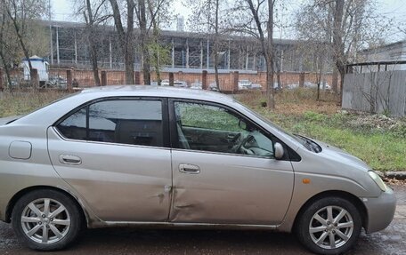 Toyota Prius IV XW50, 2000 год, 230 000 рублей, 21 фотография