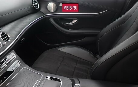 Mercedes-Benz E-Класс, 2021 год, 5 300 000 рублей, 10 фотография