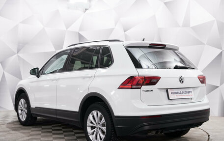 Volkswagen Tiguan II, 2020 год, 2 282 000 рублей, 2 фотография