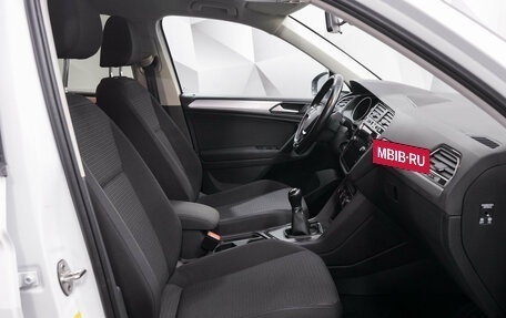 Volkswagen Tiguan II, 2020 год, 2 282 000 рублей, 7 фотография