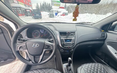 Hyundai Solaris II рестайлинг, 2015 год, 365 000 рублей, 5 фотография