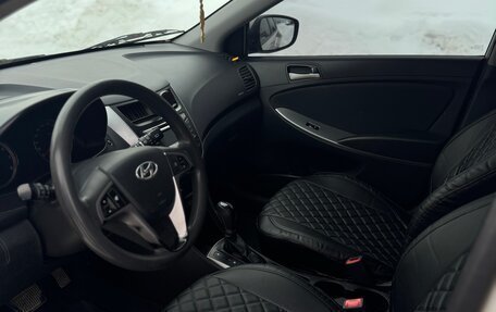 Hyundai Solaris II рестайлинг, 2015 год, 365 000 рублей, 4 фотография