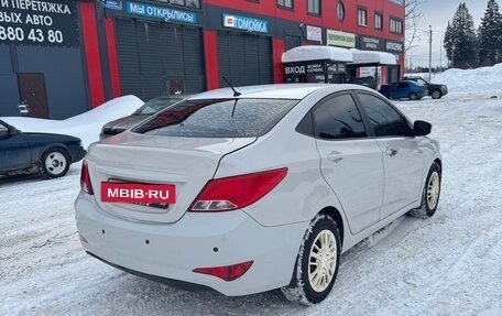 Hyundai Solaris II рестайлинг, 2015 год, 365 000 рублей, 2 фотография