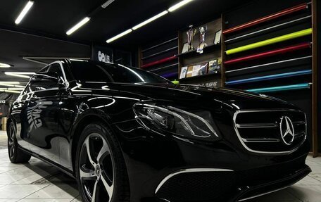 Mercedes-Benz E-Класс, 2020 год, 3 300 000 рублей, 2 фотография