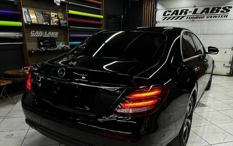 Mercedes-Benz E-Класс, 2020 год, 3 300 000 рублей, 3 фотография