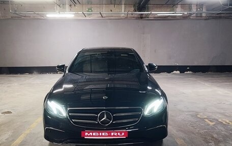 Mercedes-Benz E-Класс, 2020 год, 3 300 000 рублей, 10 фотография