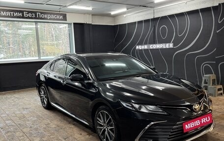 Toyota Camry, 2023 год, 3 650 000 рублей, 7 фотография