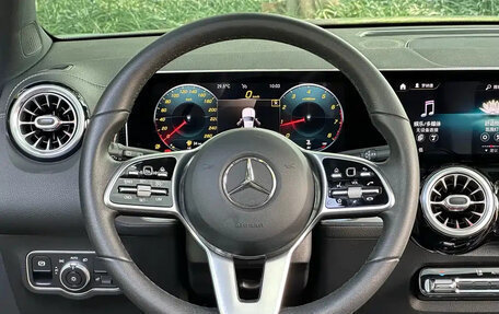 Mercedes-Benz GLB, 2022 год, 2 800 000 рублей, 10 фотография