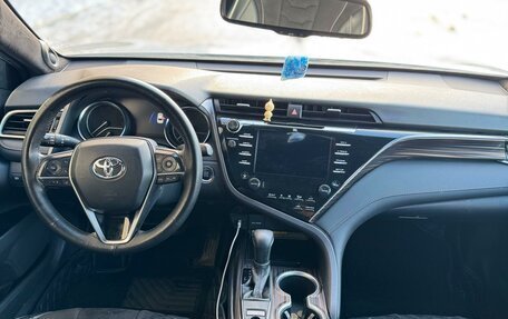 Toyota Camry, 2019 год, 2 000 000 рублей, 8 фотография