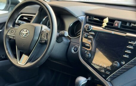 Toyota Camry, 2019 год, 2 000 000 рублей, 12 фотография