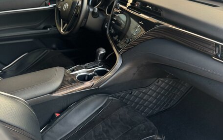 Toyota Camry, 2019 год, 2 000 000 рублей, 10 фотография