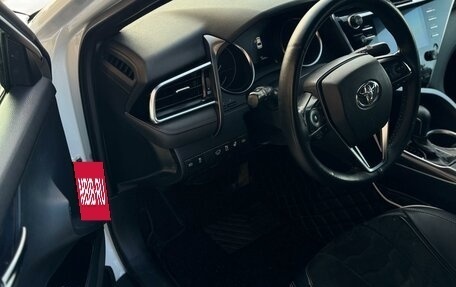 Toyota Camry, 2019 год, 2 000 000 рублей, 13 фотография