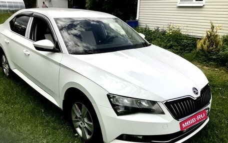 Skoda Superb III рестайлинг, 2016 год, 1 350 000 рублей, 3 фотография