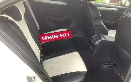 Skoda Superb III рестайлинг, 2016 год, 1 350 000 рублей, 24 фотография