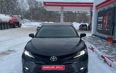 Toyota Camry, 2019 год, 2 470 000 рублей, 1 фотография