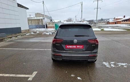 Volkswagen Tiguan II, 2018 год, 3 050 000 рублей, 4 фотография