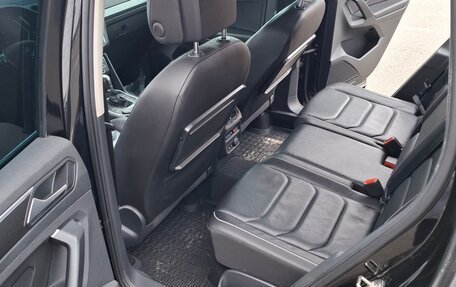 Volkswagen Tiguan II, 2018 год, 3 050 000 рублей, 11 фотография