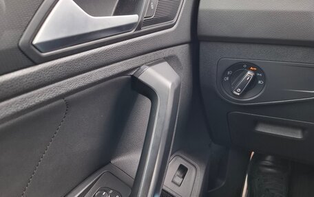 Volkswagen Tiguan II, 2018 год, 3 050 000 рублей, 16 фотография