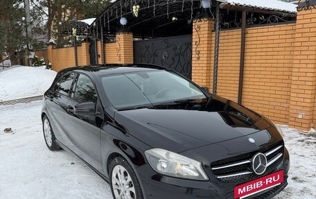 Mercedes-Benz A-Класс, 2013 год, 1 430 000 рублей, 3 фотография