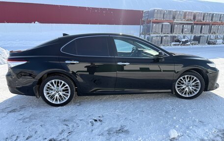 Toyota Camry, 2019 год, 2 700 000 рублей, 5 фотография