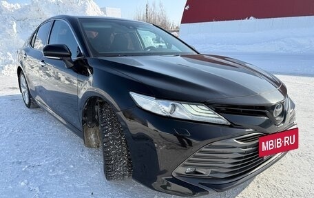 Toyota Camry, 2019 год, 2 700 000 рублей, 4 фотография