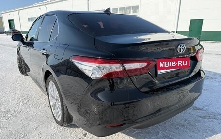Toyota Camry, 2019 год, 2 700 000 рублей, 9 фотография