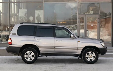 Toyota Land Cruiser 100 рестайлинг 2, 2002 год, 1 800 000 рублей, 4 фотография