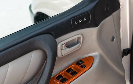 Toyota Land Cruiser 100 рестайлинг 2, 2002 год, 1 800 000 рублей, 16 фотография