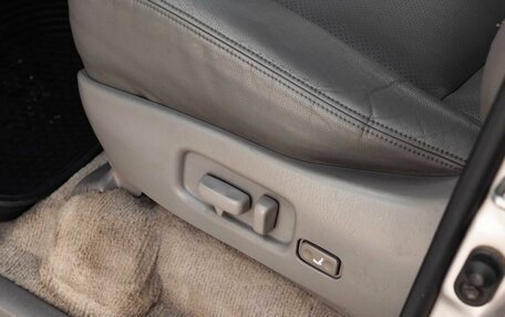 Toyota Land Cruiser 100 рестайлинг 2, 2002 год, 1 800 000 рублей, 18 фотография