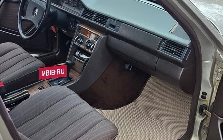 Mercedes-Benz E-Класс, 1992 год, 380 000 рублей, 7 фотография