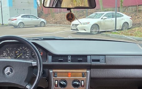 Mercedes-Benz E-Класс, 1992 год, 380 000 рублей, 13 фотография