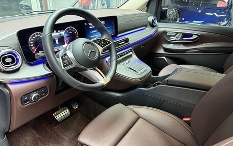 Mercedes-Benz V-Класс, 2024 год, 8 720 000 рублей, 11 фотография