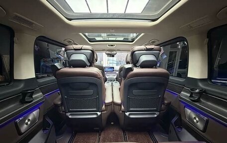 Mercedes-Benz V-Класс, 2024 год, 8 720 000 рублей, 12 фотография