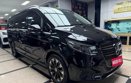 Mercedes-Benz V-Класс, 2024 год, 8 720 000 рублей, 3 фотография