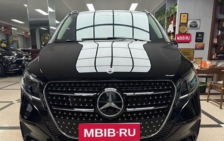 Mercedes-Benz V-Класс, 2024 год, 8 720 000 рублей, 2 фотография