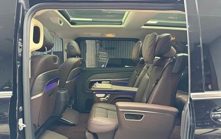 Mercedes-Benz V-Класс, 2024 год, 8 720 000 рублей, 18 фотография