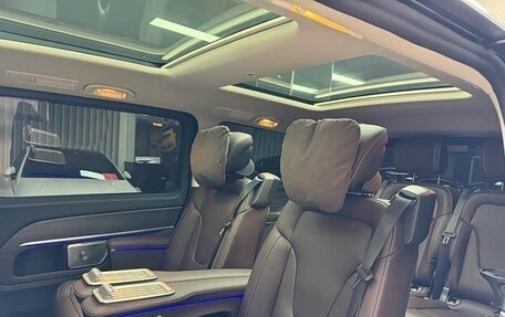 Mercedes-Benz V-Класс, 2024 год, 8 720 000 рублей, 24 фотография