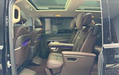 Mercedes-Benz V-Класс, 2024 год, 8 720 000 рублей, 21 фотография