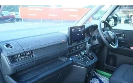 Honda Stepwgn, 2022 год, 2 620 000 рублей, 5 фотография