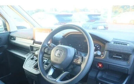 Honda Stepwgn, 2022 год, 2 620 000 рублей, 6 фотография