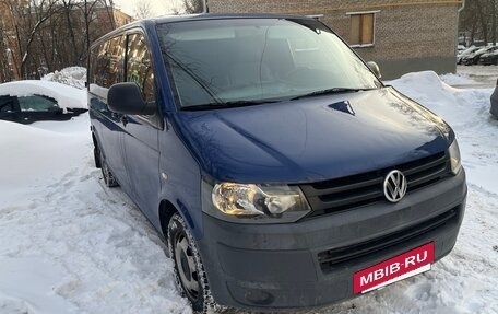 Volkswagen Transporter T5 рестайлинг, 2012 год, 1 800 000 рублей, 2 фотография