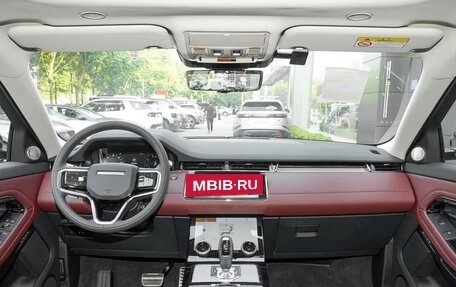 Land Rover Range Rover Evoque II, 2025 год, 5 882 910 рублей, 6 фотография