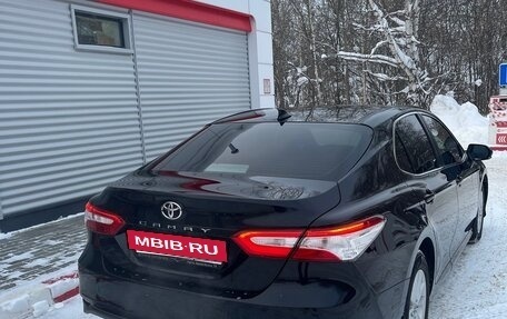 Toyota Camry, 2019 год, 2 470 000 рублей, 2 фотография