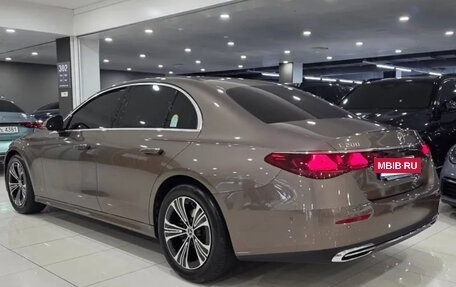 Mercedes-Benz E-Класс, 2025 год, 7 000 000 рублей, 2 фотография