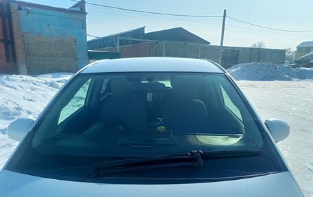 Toyota Ractis II, 2011 год, 870 000 рублей, 5 фотография