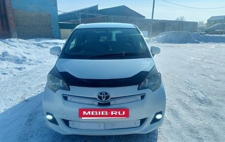 Toyota Ractis II, 2011 год, 870 000 рублей, 3 фотография